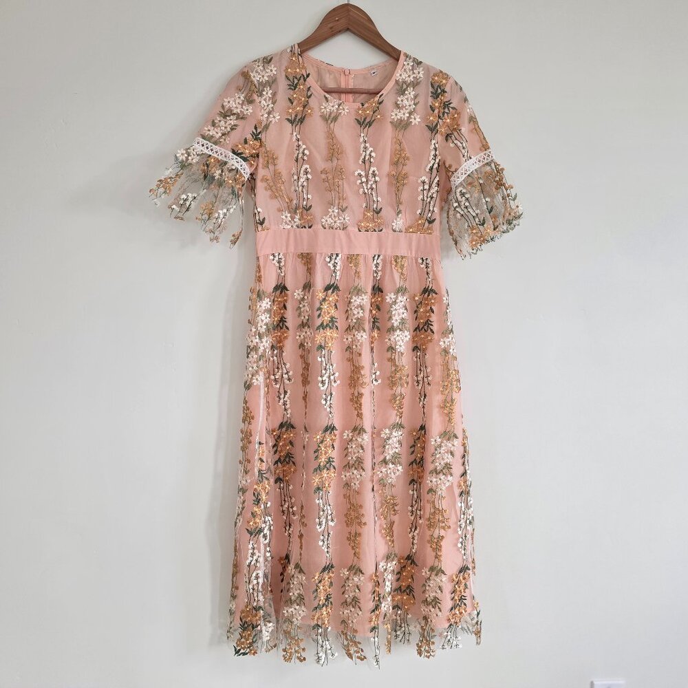 Peach Floral Embroidered Midi Dress – Size M | Boho Bell Sleeve